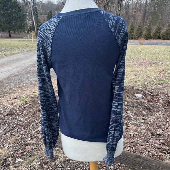 TIME AND TRU BLUE SPLIT VNECK RAGLAN TOP WOMENS SMALL - Picture 5 of 8